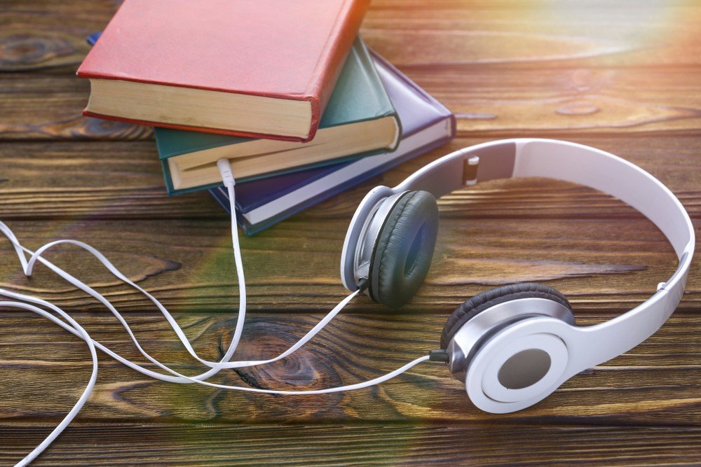 Популярные аудиокниги на bookish.site: наслаждайтесь лучшими произведениями литературы в удобном формате