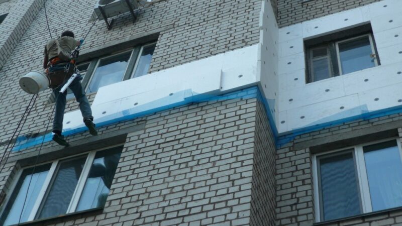 Утеплення фасадів у Києві: Підвищення Комфорту та Енергоефективності